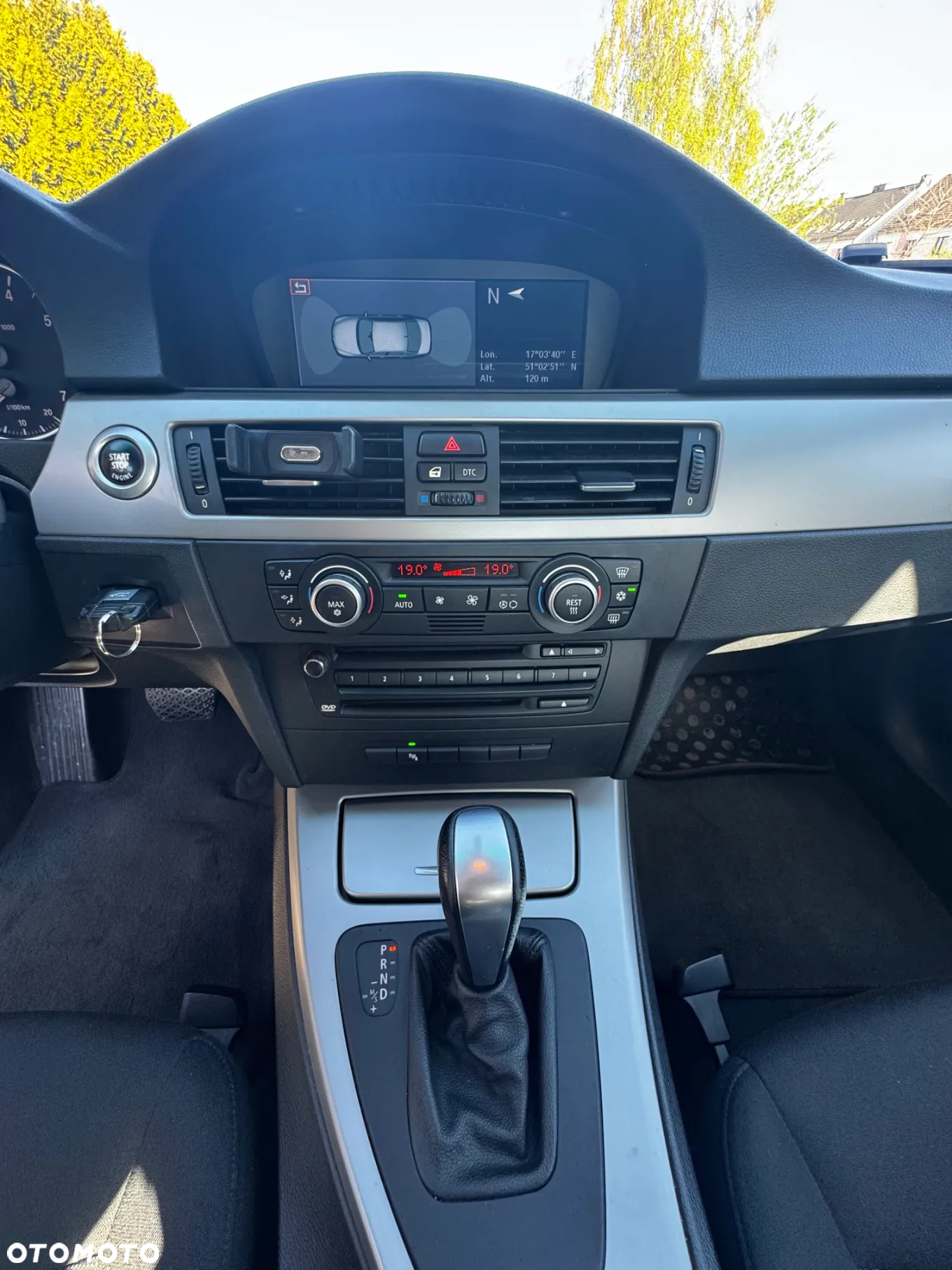 BMW Seria 3 318i Touring - 13