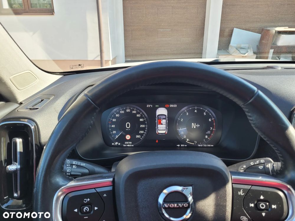 Volvo XC 40 T2 Momentum - 11