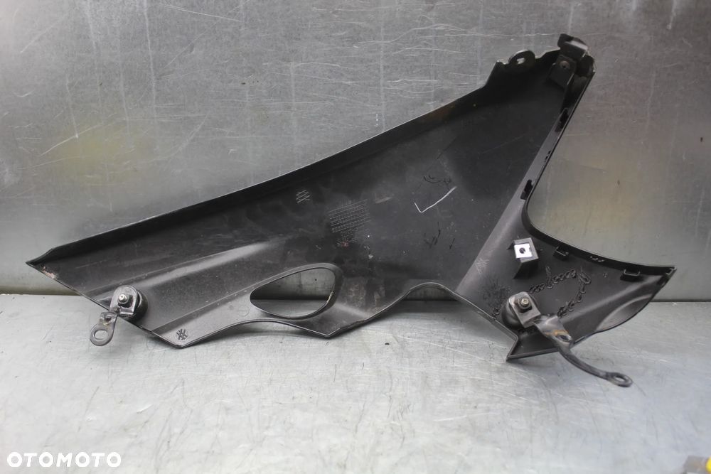 Suzuki GSX 125 S 19r pług owiewka osłona obudowa dolna prawa - 2
