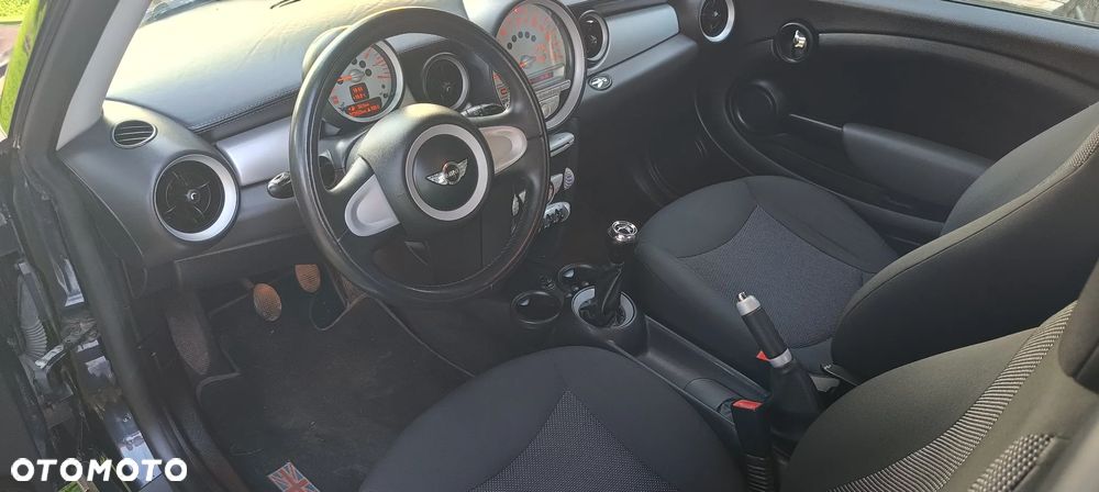 MINI Cooper Standard - 6