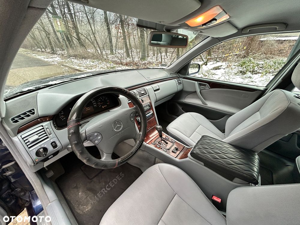 Mercedes-Benz Klasa E - 11