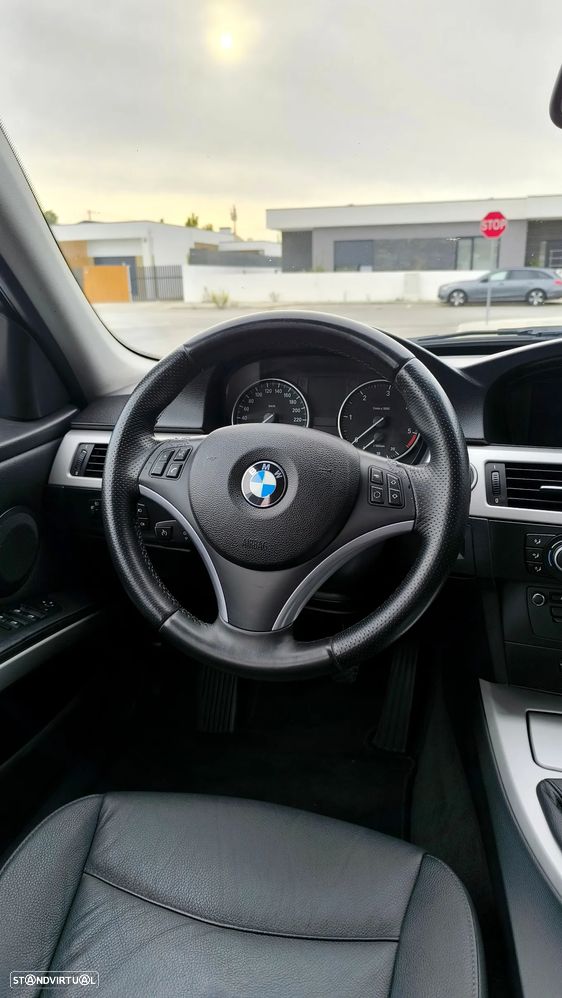 BMW 318 d Sport Line - 18