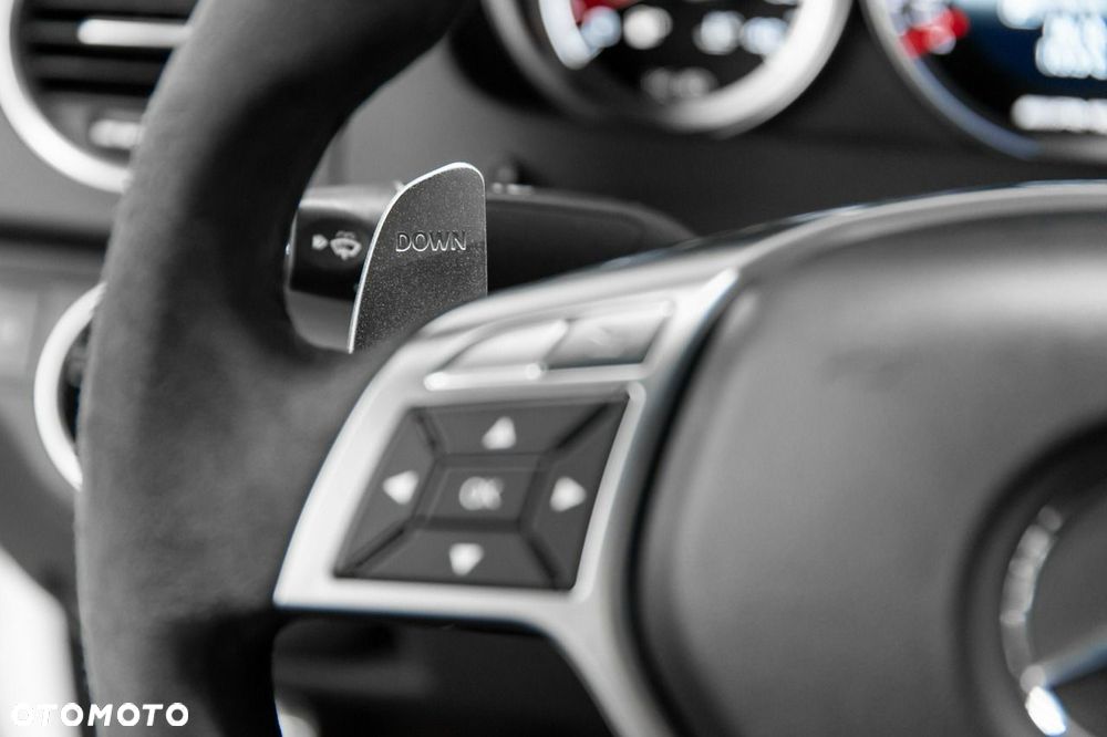 Mercedes-Benz Klasa C 63 AMG 7G-TRONIC Performance Plus SPORT EDITION - 30
