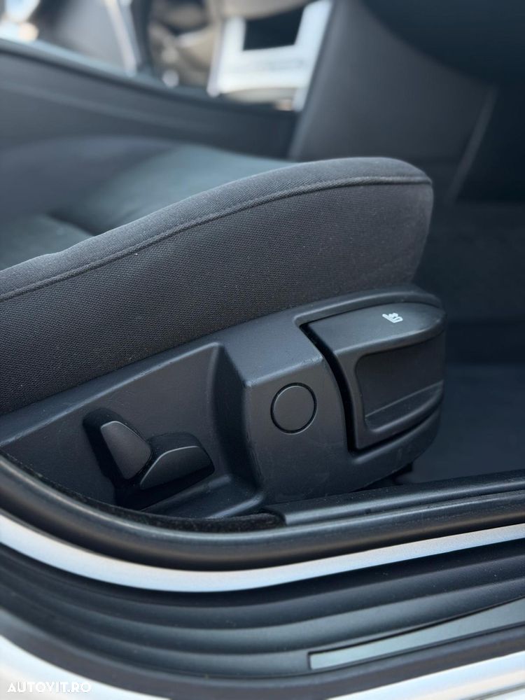 BMW Seria 5 520d - 34