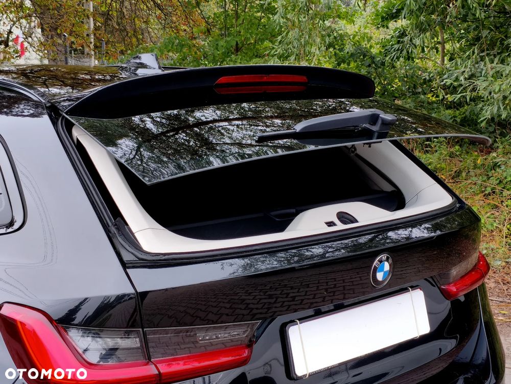 BMW Seria 3 330e Luxury Line sport - 27