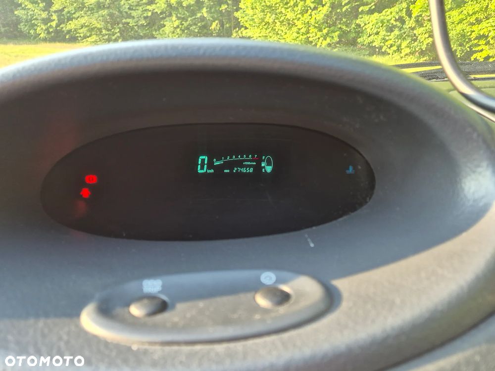 Toyota Yaris 1.0 Terra - 13