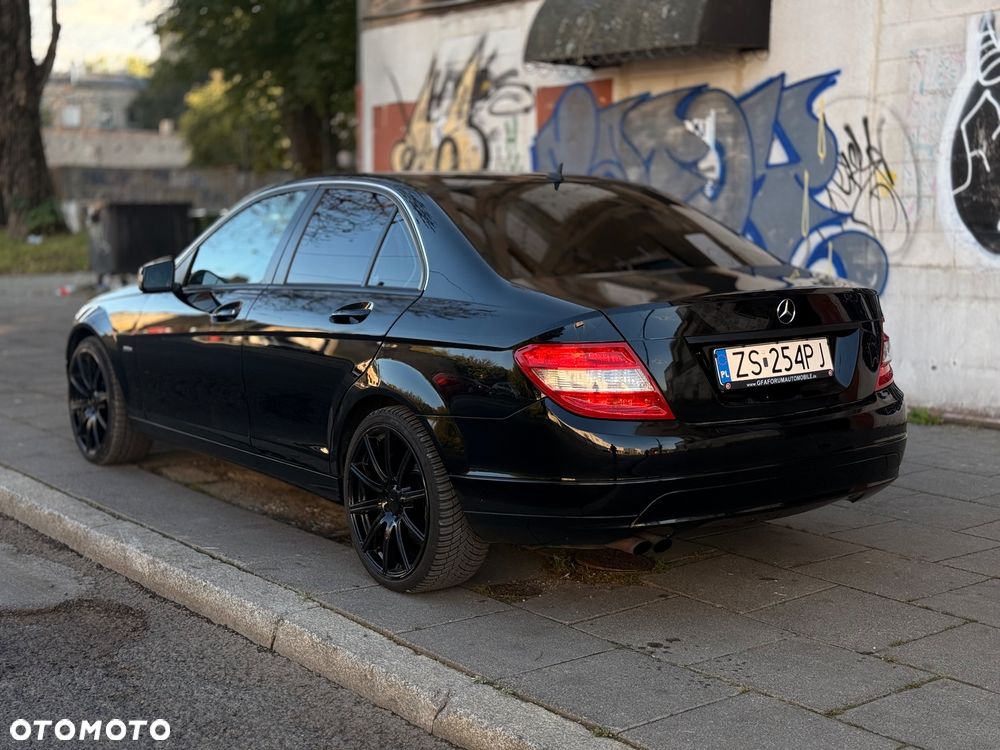 Mercedes-Benz Klasa C 180 T Kompressor BlueEFFICIENCY Elegance - 4