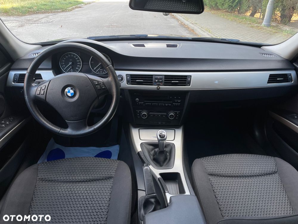 BMW Seria 3 320d - 10