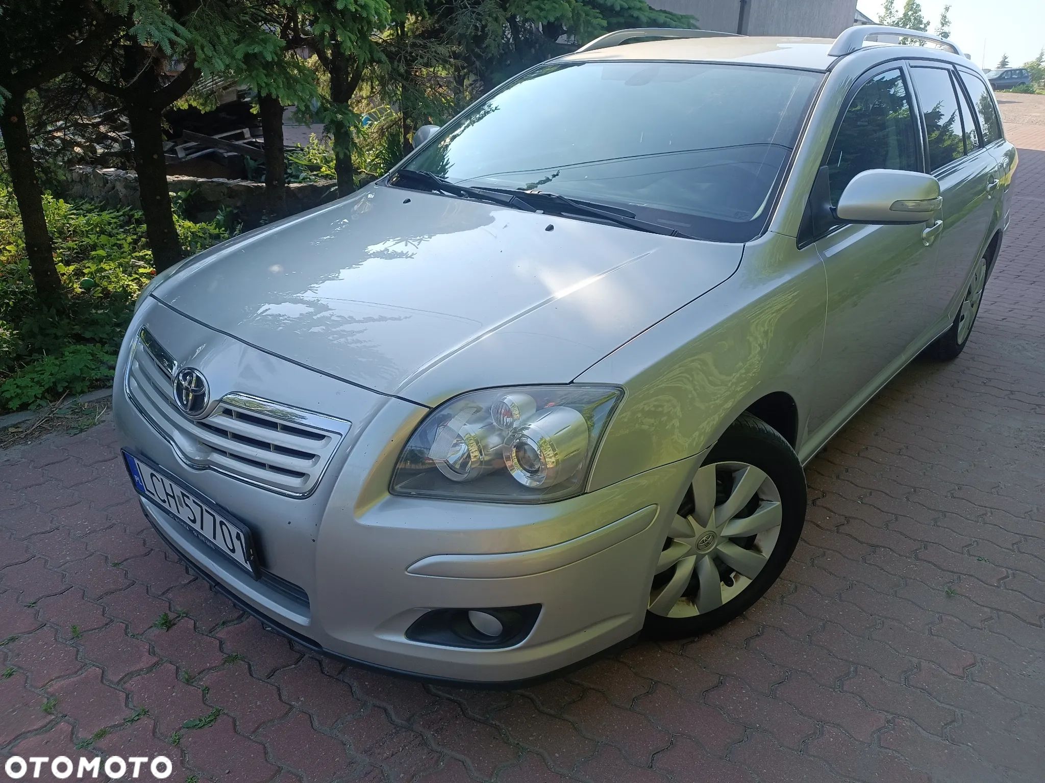 Toyota Avensis - 1