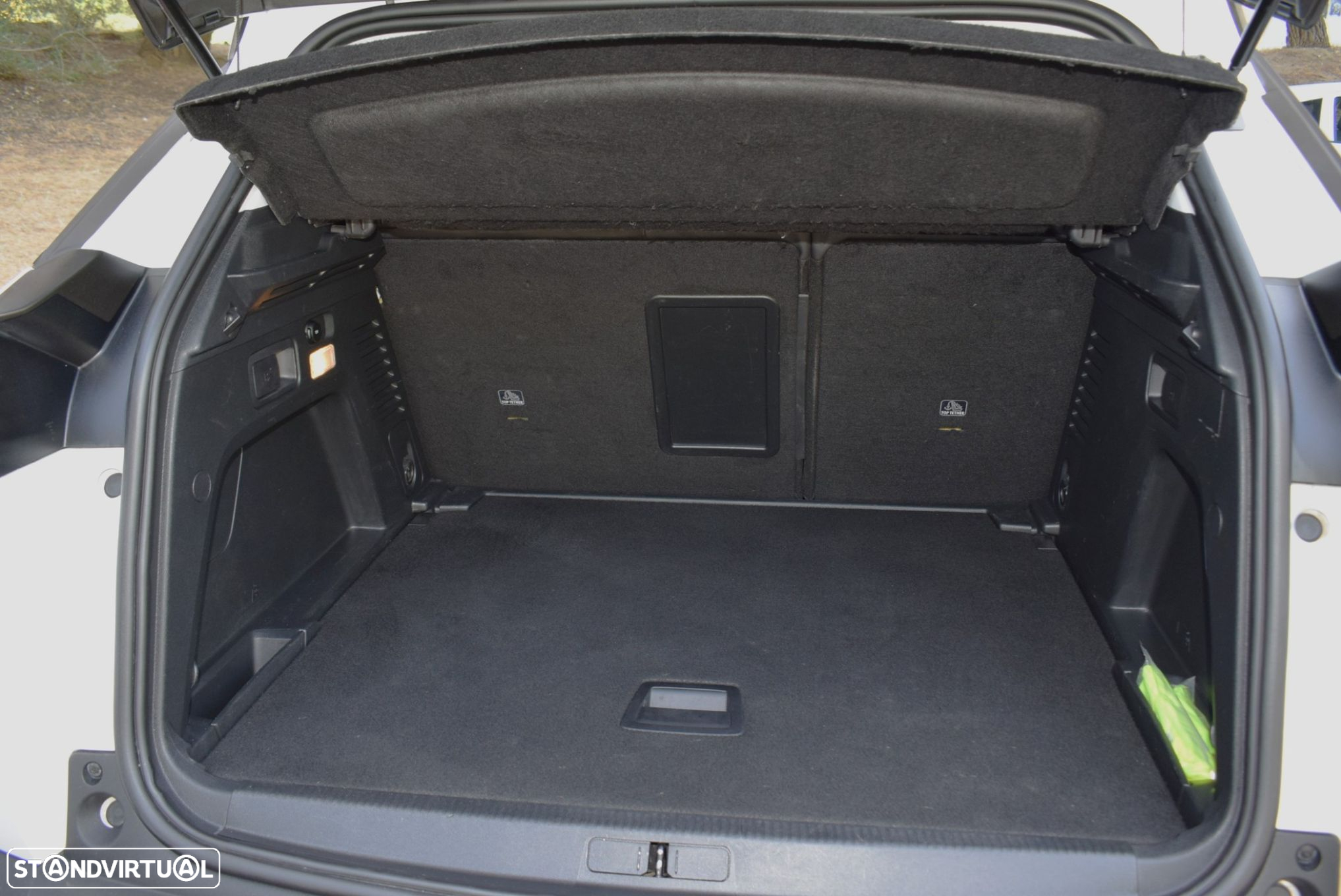 Peugeot 3008 1.2 PureTech Allure EAT8 - 38