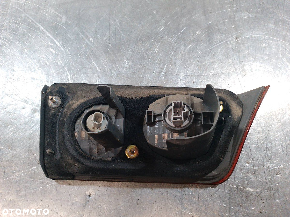 LAMPA TYLNA PRAWA W KLAPE HONDA ACCORD VII P3214R SEDAN - 5