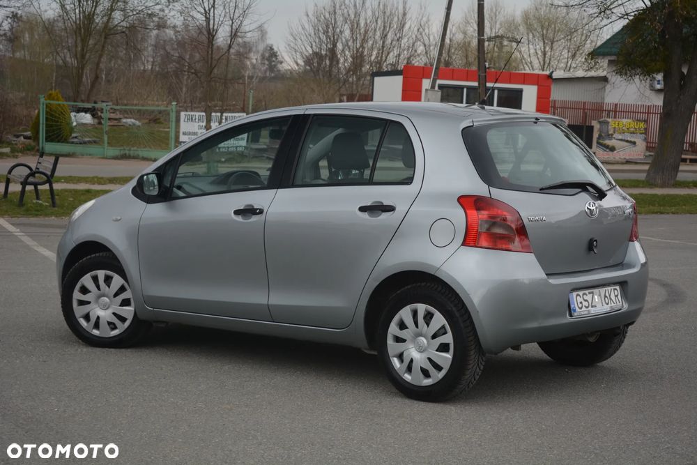 Toyota Yaris - 15