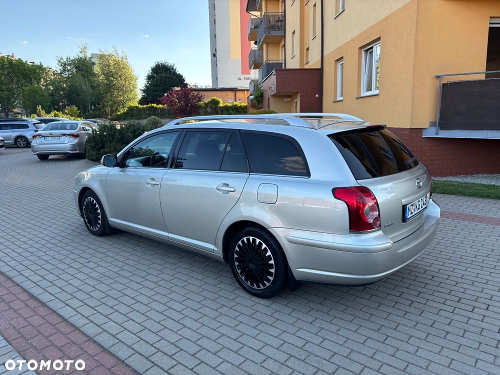 Toyota Avensis 1.8 VVT-i Executive - 15