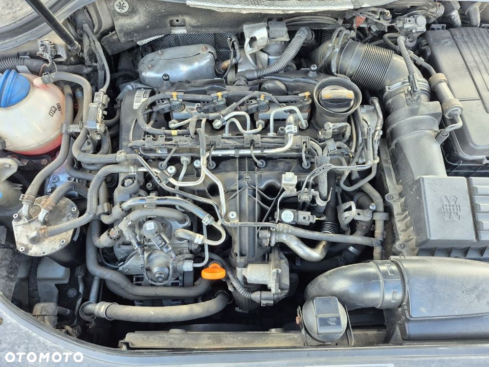 Volkswagen Passat 2.0 TDI Comfortline - 34
