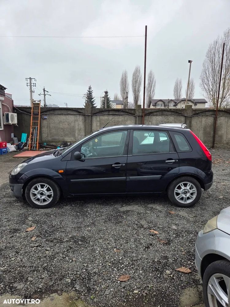 Ford Fiesta 1.3i Ambiente - 8