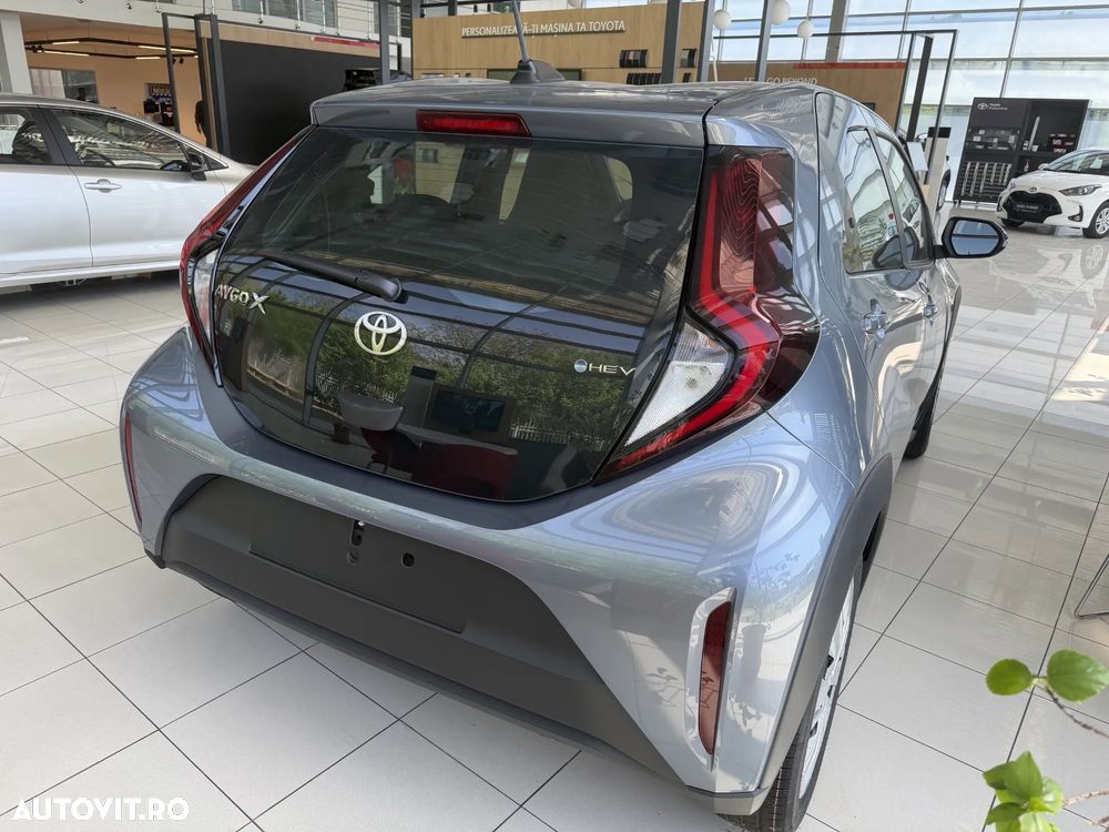 Toyota Aygo X 1.5l HEV 116CP Active - 3