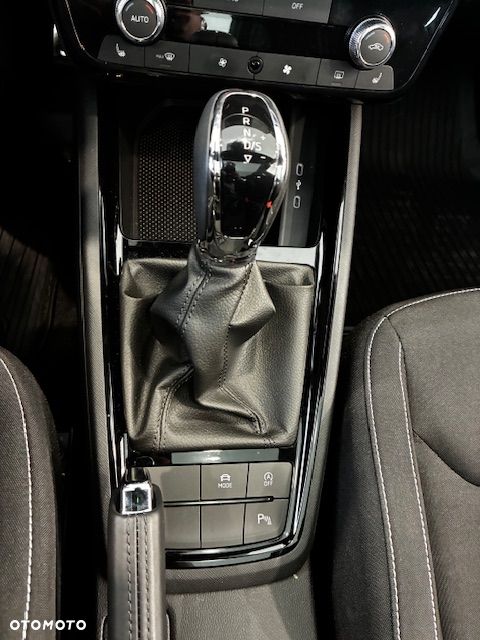 Skoda Kamiq 1.0 TSI Monte Carlo DSG - 27