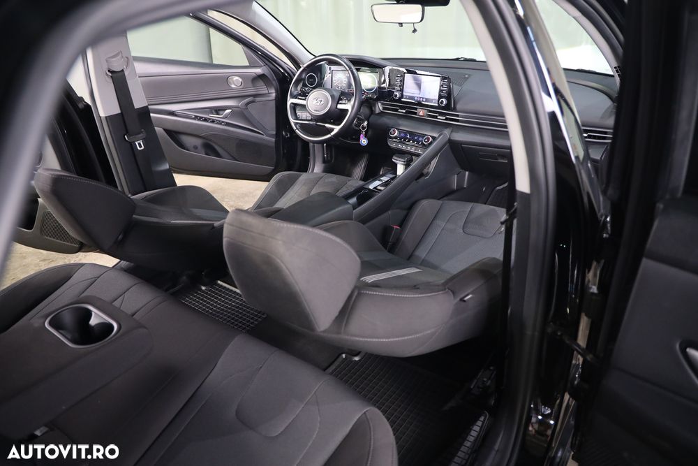 Hyundai Elantra - 15