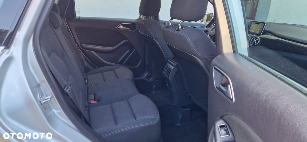 Mercedes-Benz Klasa B 180 CDI (BlueEFFICIENCY) - 11