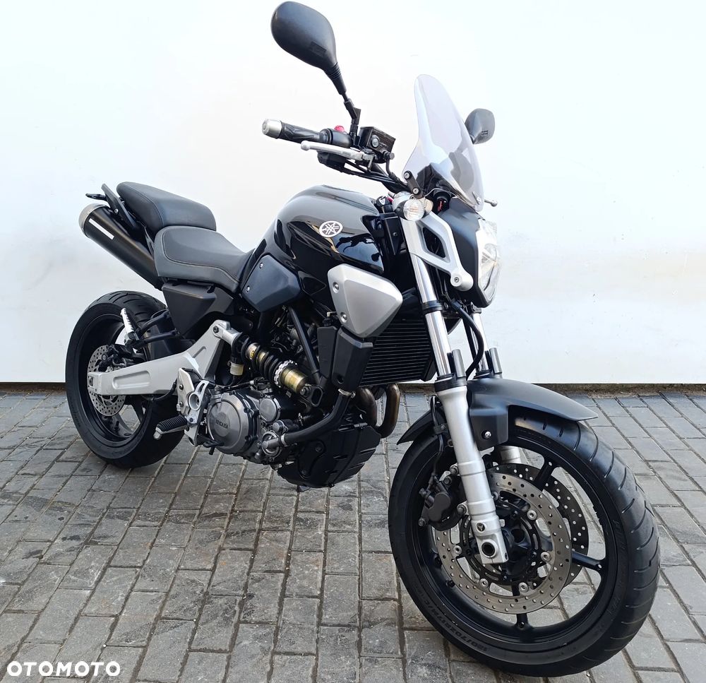 Yamaha MT - 8