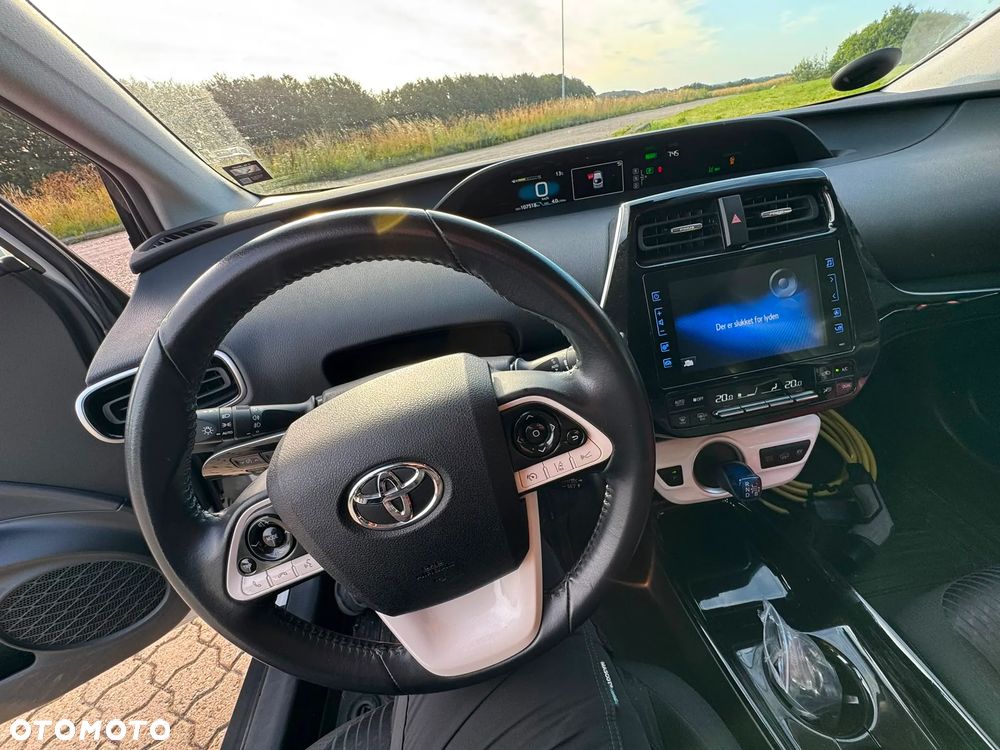 Toyota Prius Hybrid Executive - 10