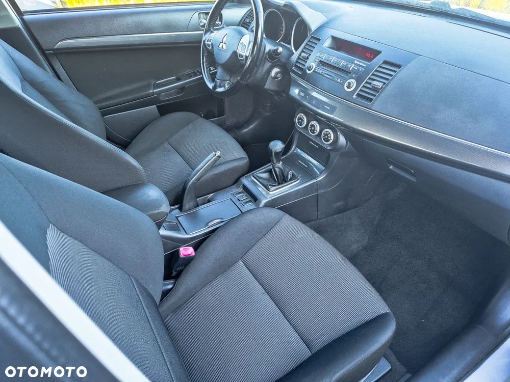 Mitsubishi Lancer 1.8 Intense - 9