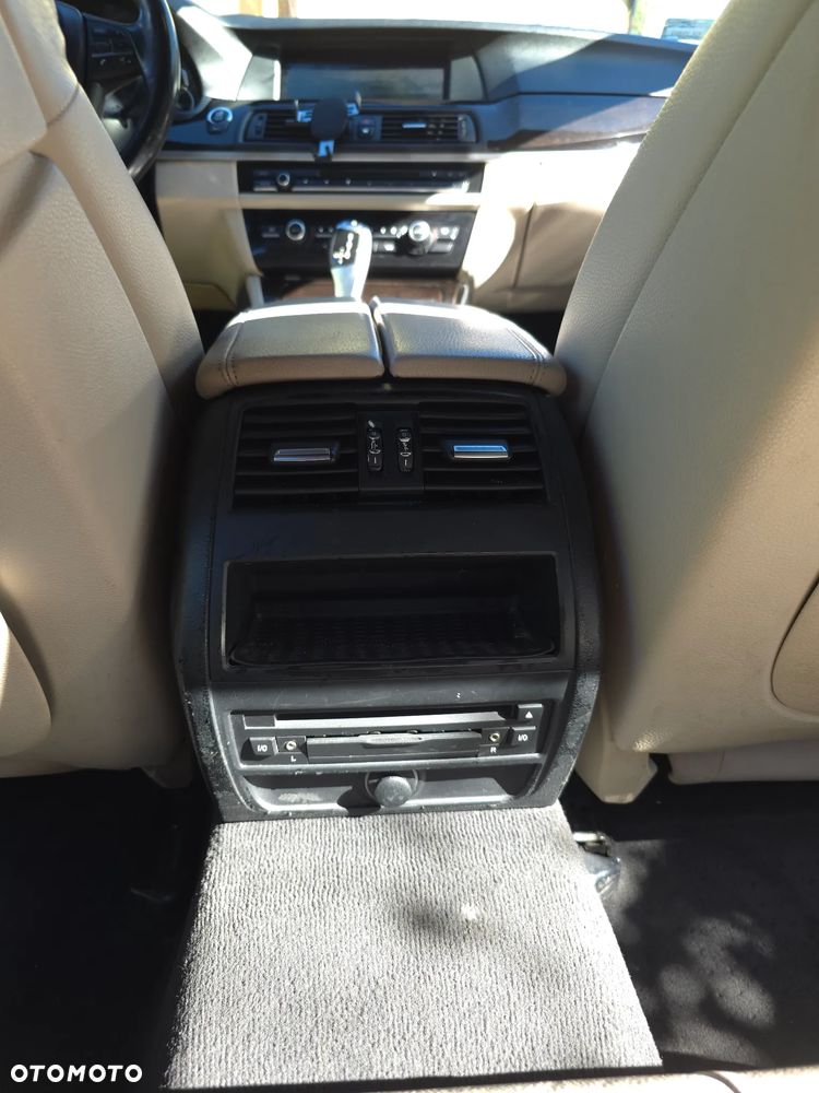 BMW Seria 5 535i xDrive - 10