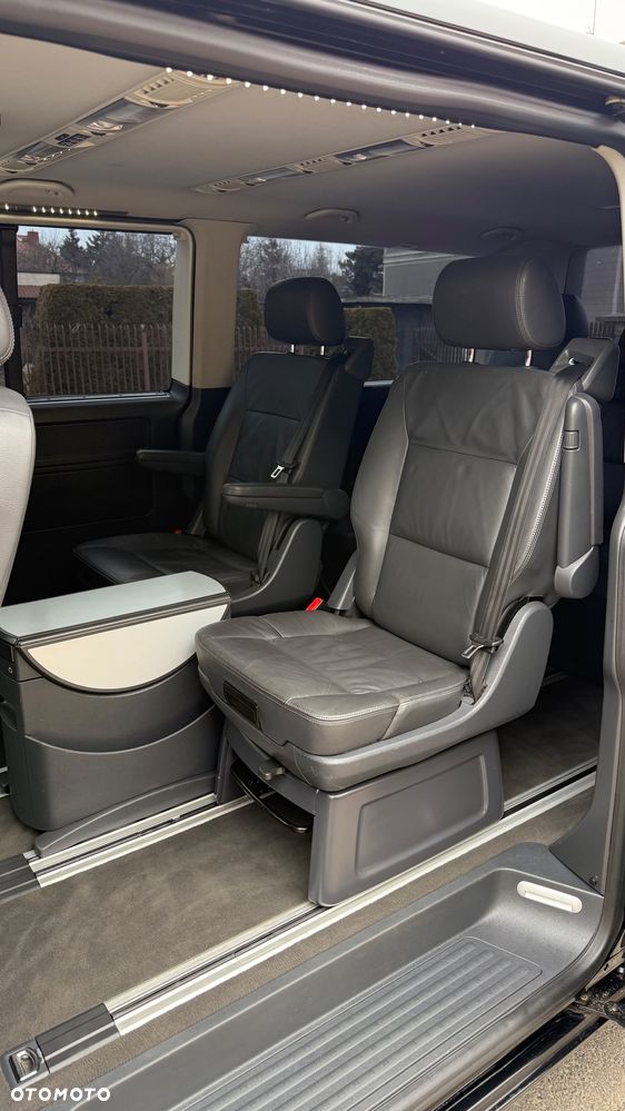 Volkswagen Multivan - 19