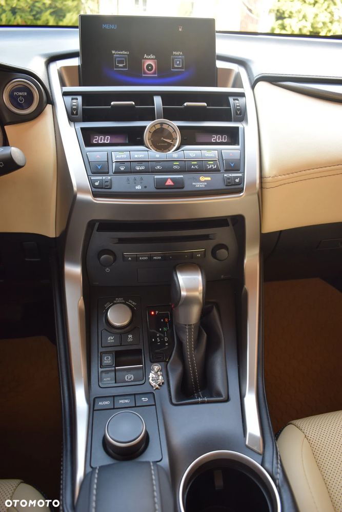 Lexus NX 300h Executive Line - 8