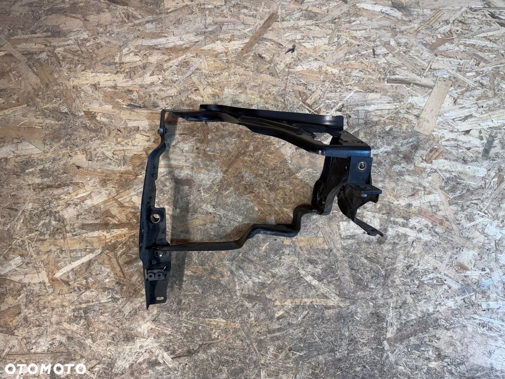 Prawy okular Mercedes 204 lift