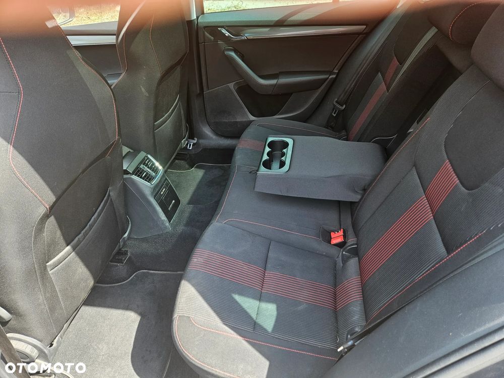Skoda Octavia 2.0 TDI Green tec 4x4 Edition - 6