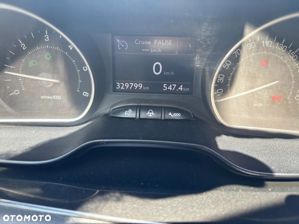 Peugeot 208 1.6 e-HDi Allure STT - 15
