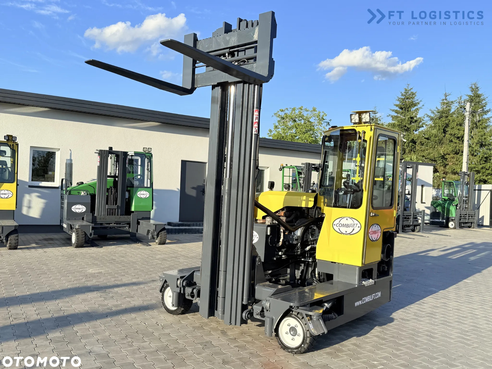 Combilift C3000 / GAS / TRIPLEX- 7600MM / POZYCJONER WIDEŁ / WOLNY SKON / PEŁNA OGRZEWANA KABINA / JEDYNIE 7868H / Szeroka oferta wózków czterokierunkowych i bocznych, dopasowanych do różnorodnych potrzeb i zastosowań. - 28