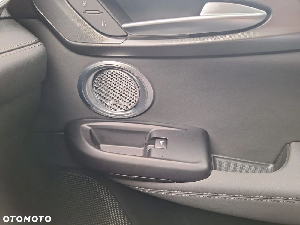 Alfa Romeo Tonale 1.3 PHEV Q4 Veloce - 36