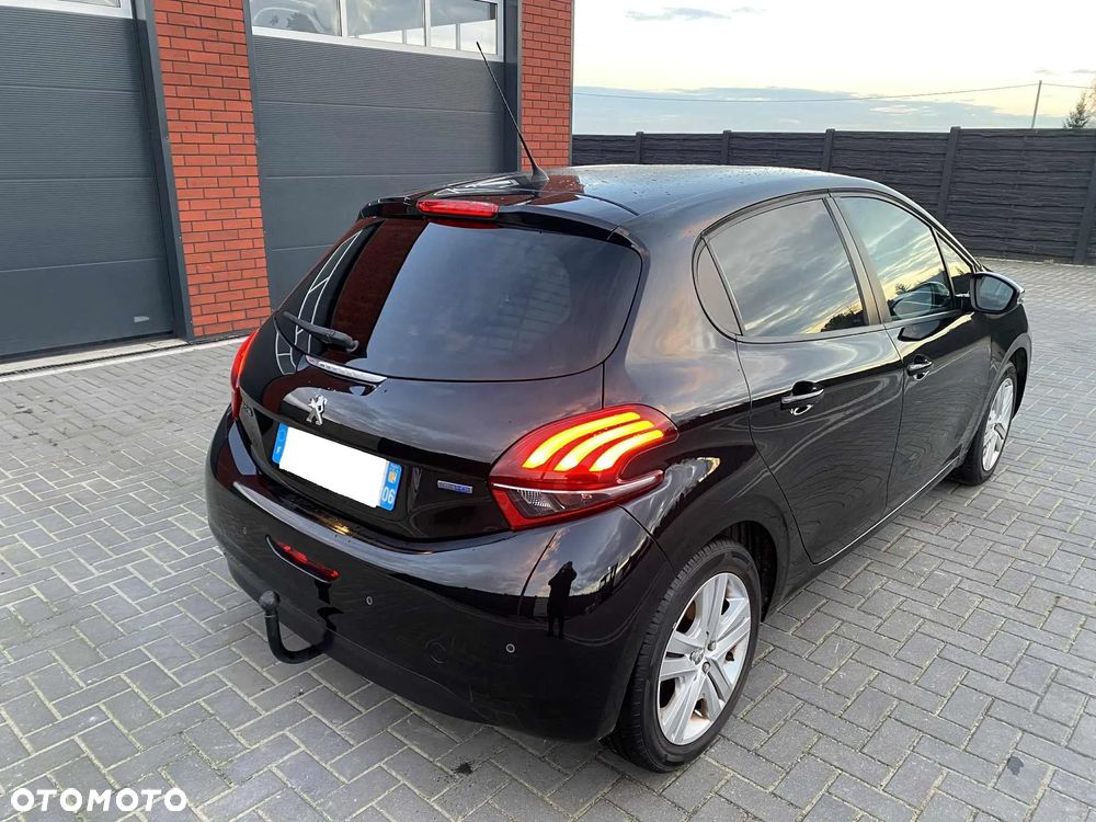 Peugeot 208 1.6 BlueHDi Allure S&S - 4