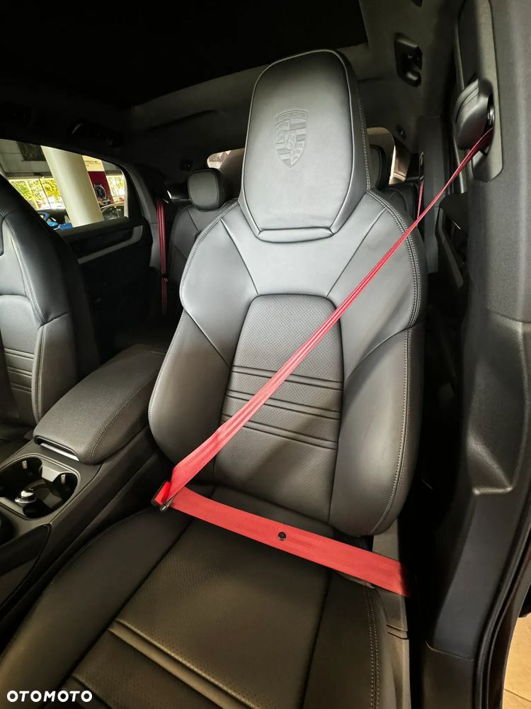 Porsche Cayenne - 21