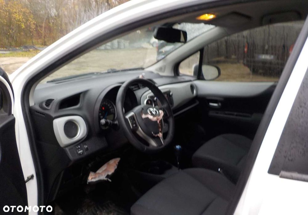 Toyota Yaris - 20