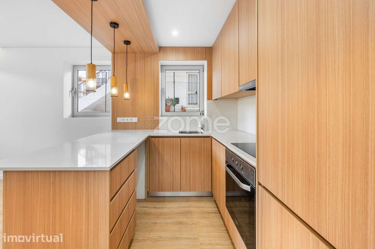 Apartamento T1 totalmente renovado, com varanda e lugar de garagem - Grande imagem: 5/24
