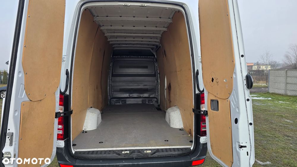 Mercedes-Benz Sprinter - 9