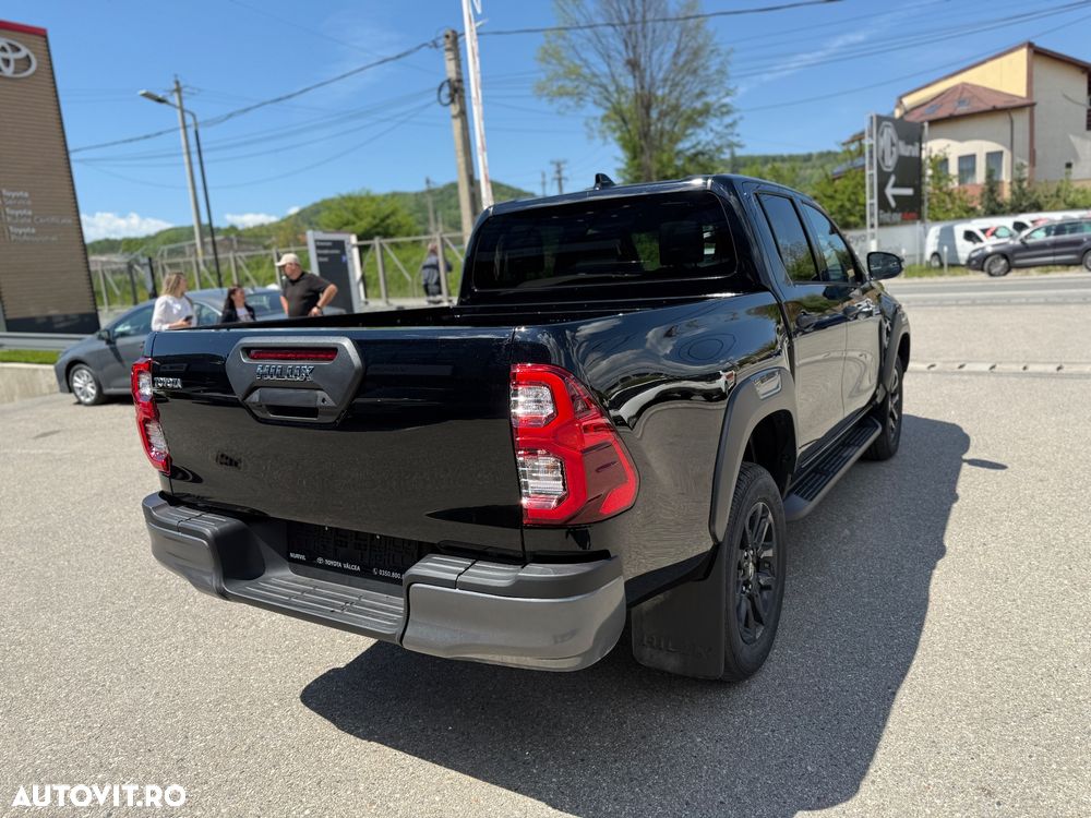 Toyota Hilux 2.8D 204CP 4x4 Double Cab AT MHEV Invincible - 8
