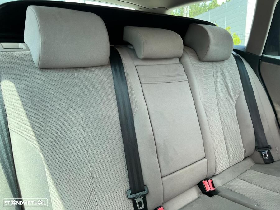 VW Passat Variant - 9