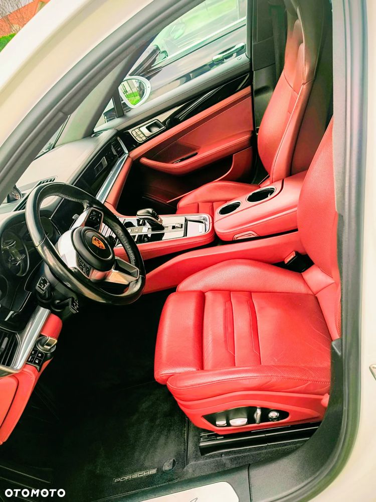 Porsche Panamera - 1