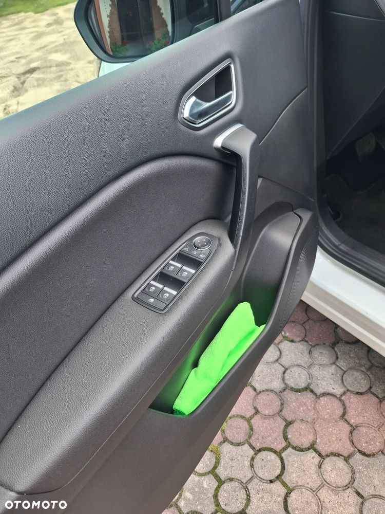 Renault Captur - 16