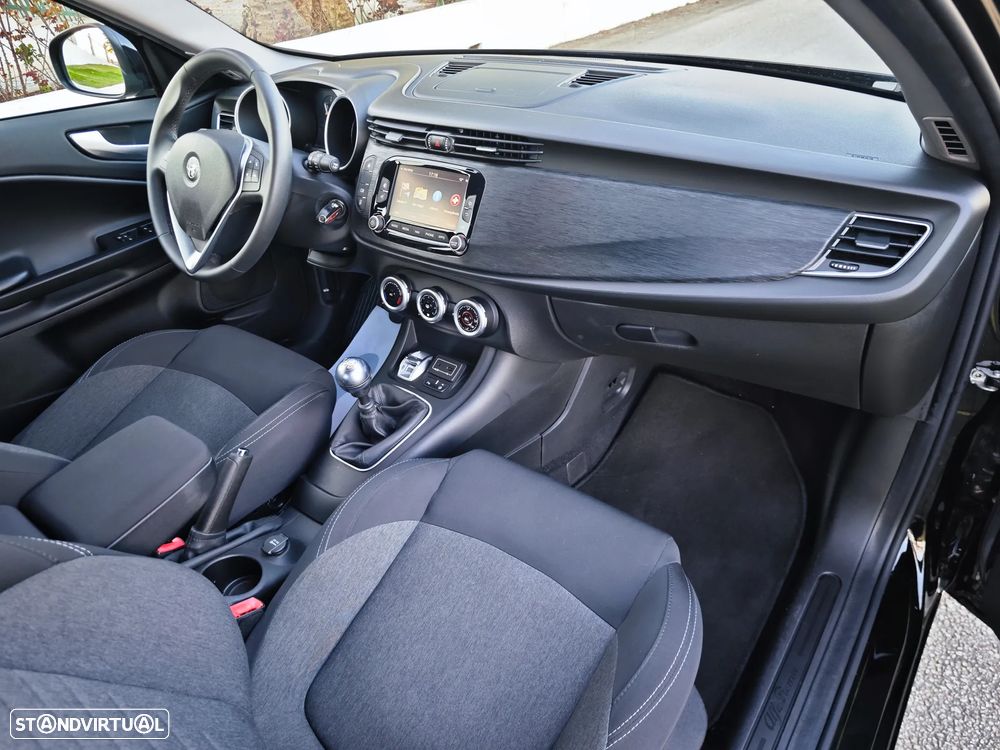 Alfa Romeo Giulietta 1.6 JTDM - 10