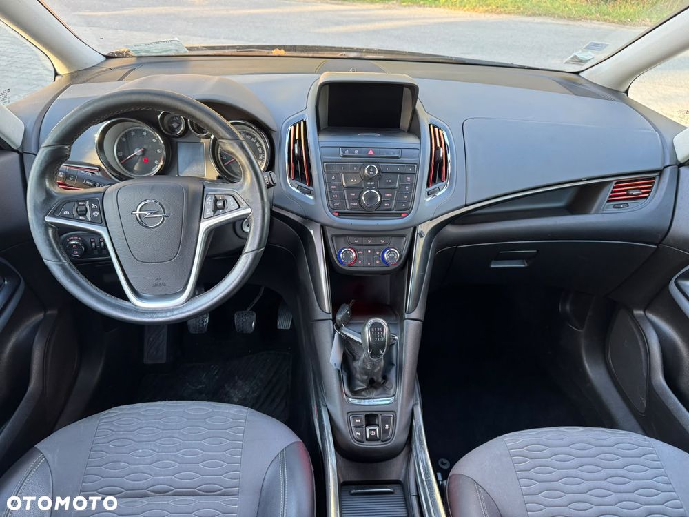 Opel Zafira - 12