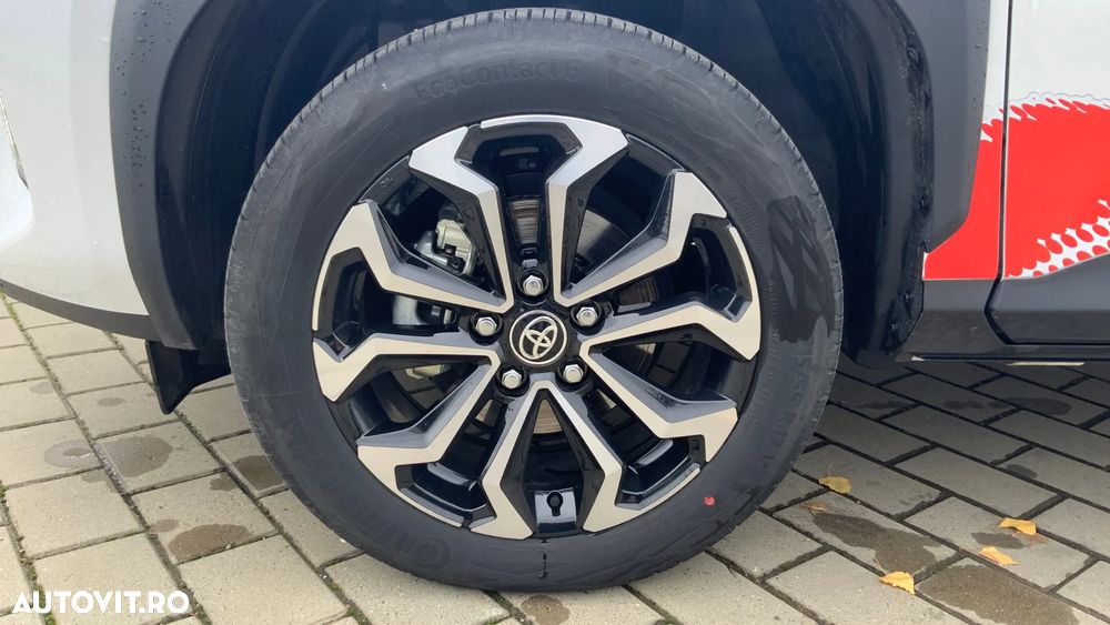 Toyota Yaris Cross 1.5 VVT-i HSD 116 4x4 HEV Dynamic - 23