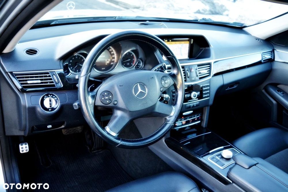 Mercedes-Benz Klasa E 350 CDI DPF 4Matic BlueEFFICIENCY 7G-TRONIC Avantgarde - 11