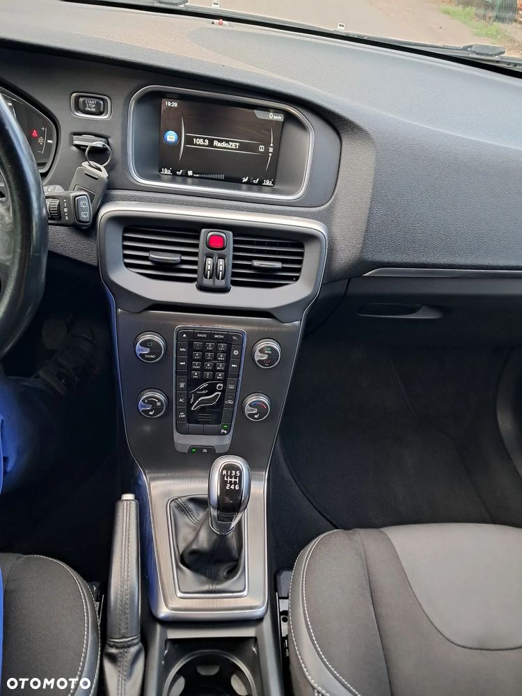 Volvo V40 D2 You - 18
