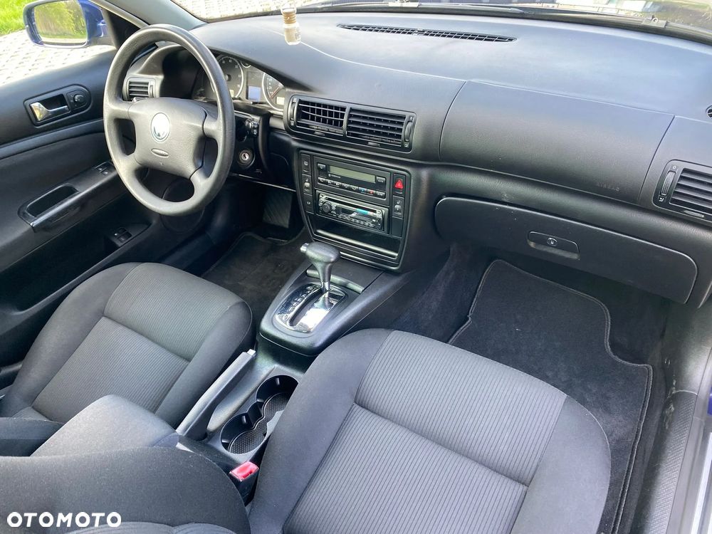 Volkswagen Passat - 19