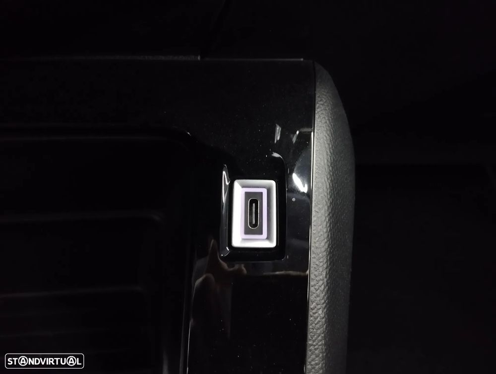 Peugeot 208 1.2 PureTech SE Style - 29